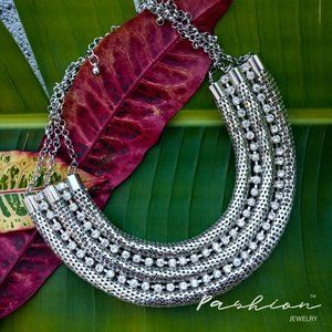 NWT Statement Super Chic Metal Necklace.